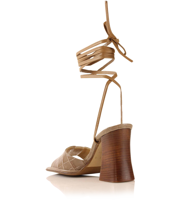 Notabene Gia, Nude croc