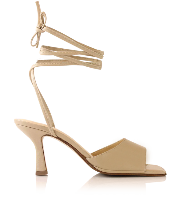 Notabene Sonja, Nude