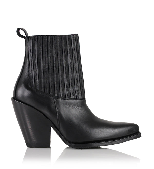 Notabene Patti, Black